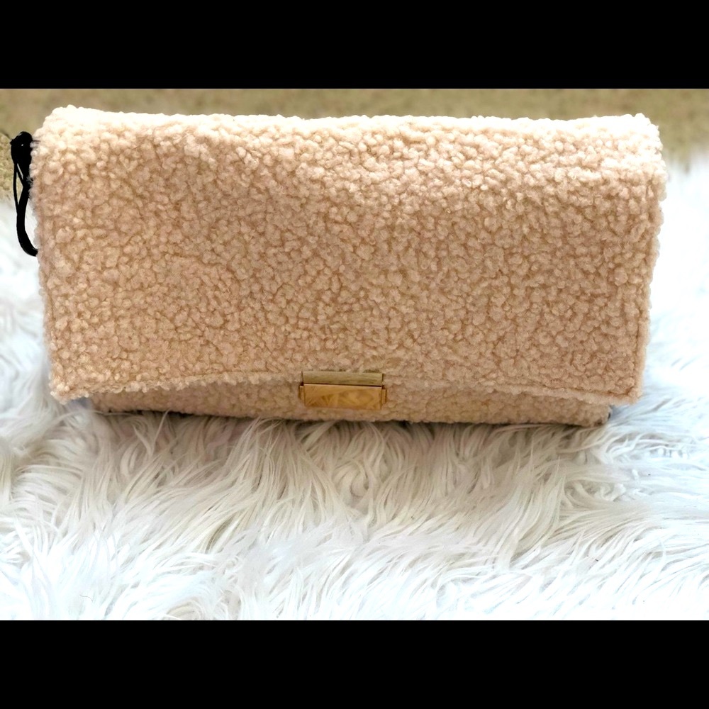 What To Wear Surpa Clutch